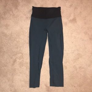 Lululemon Run The Day Crop